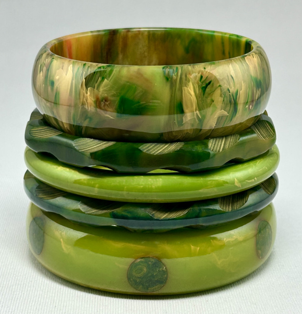 BB503 green bakelite bangles